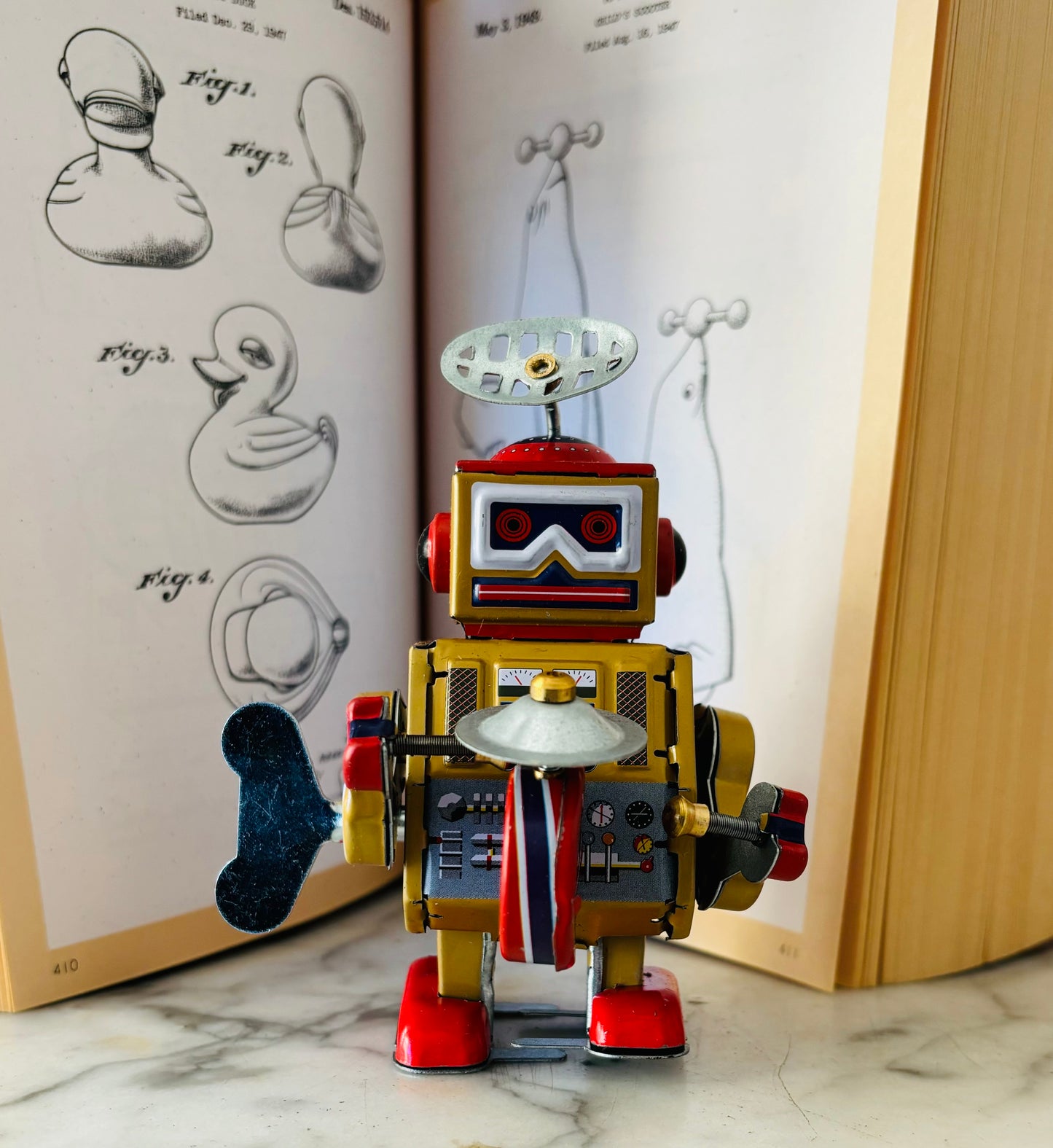 Robot Drummer Tin Toy