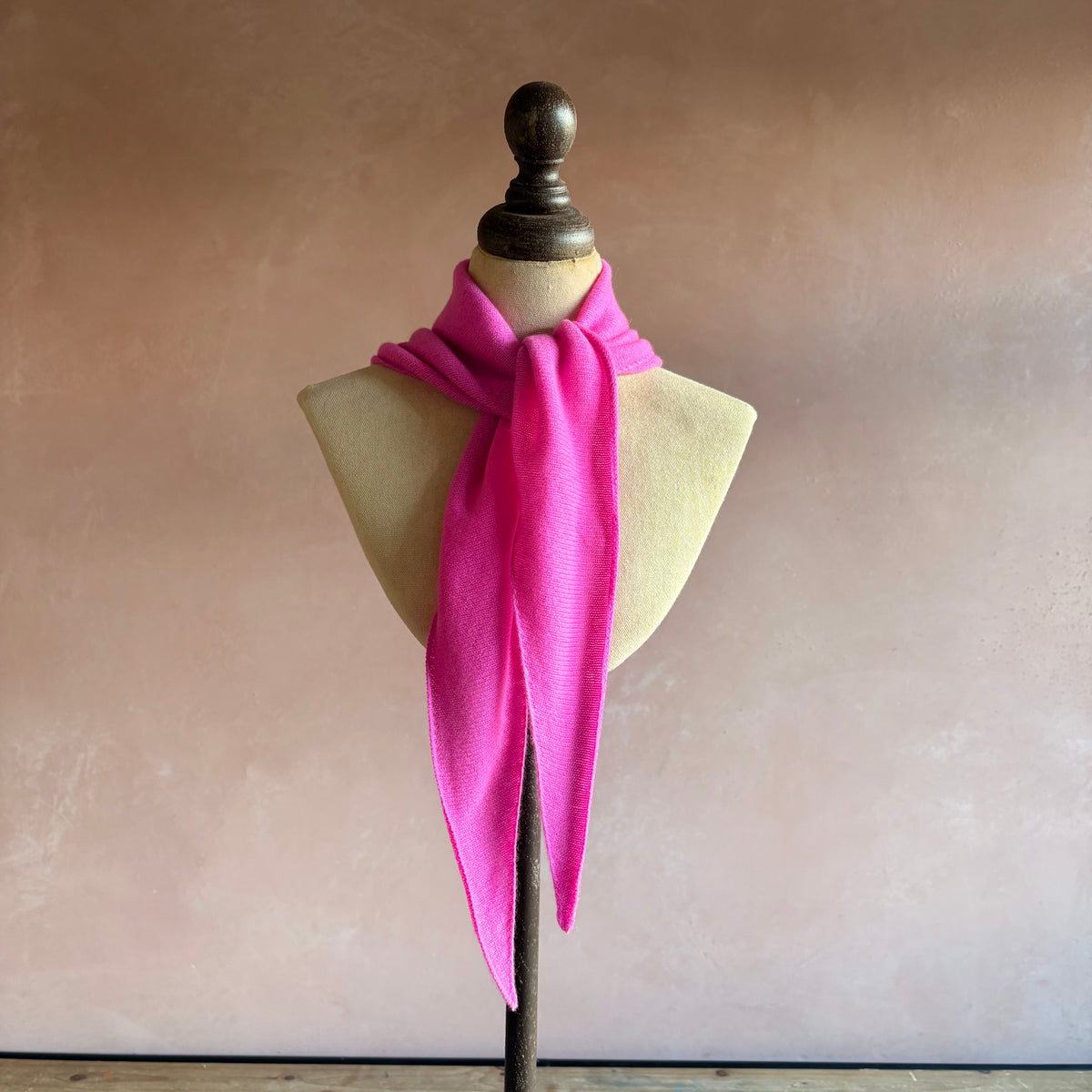 100% Cashmere Triangle Scarf - Fuchsia