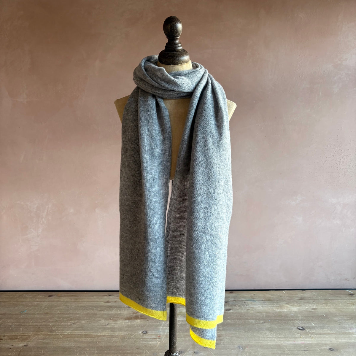 100% Cashmere Tippet Scarf - Grey Yellow