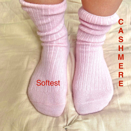 Cashmere Socks in Pale Pink