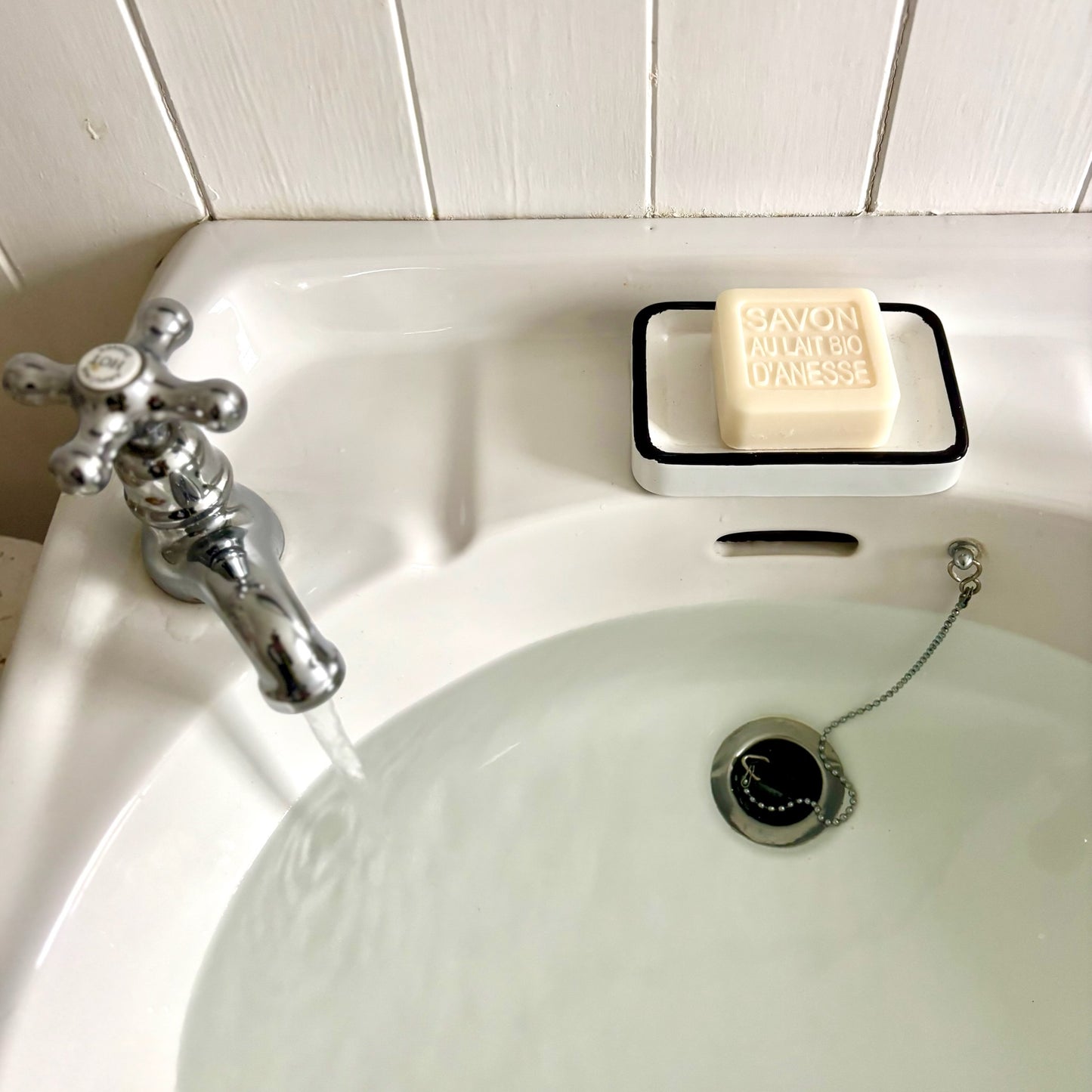 White and Black Iron Soap Dish