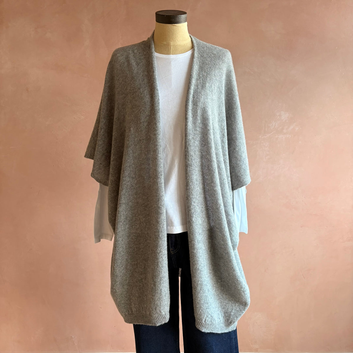 Cashmere Sleeveless Cardigan Grey